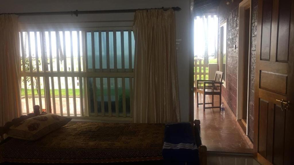 Delta Hospitality - Sea Facing Rooms With A Private Beach Kalyānpur Eksteriør billede